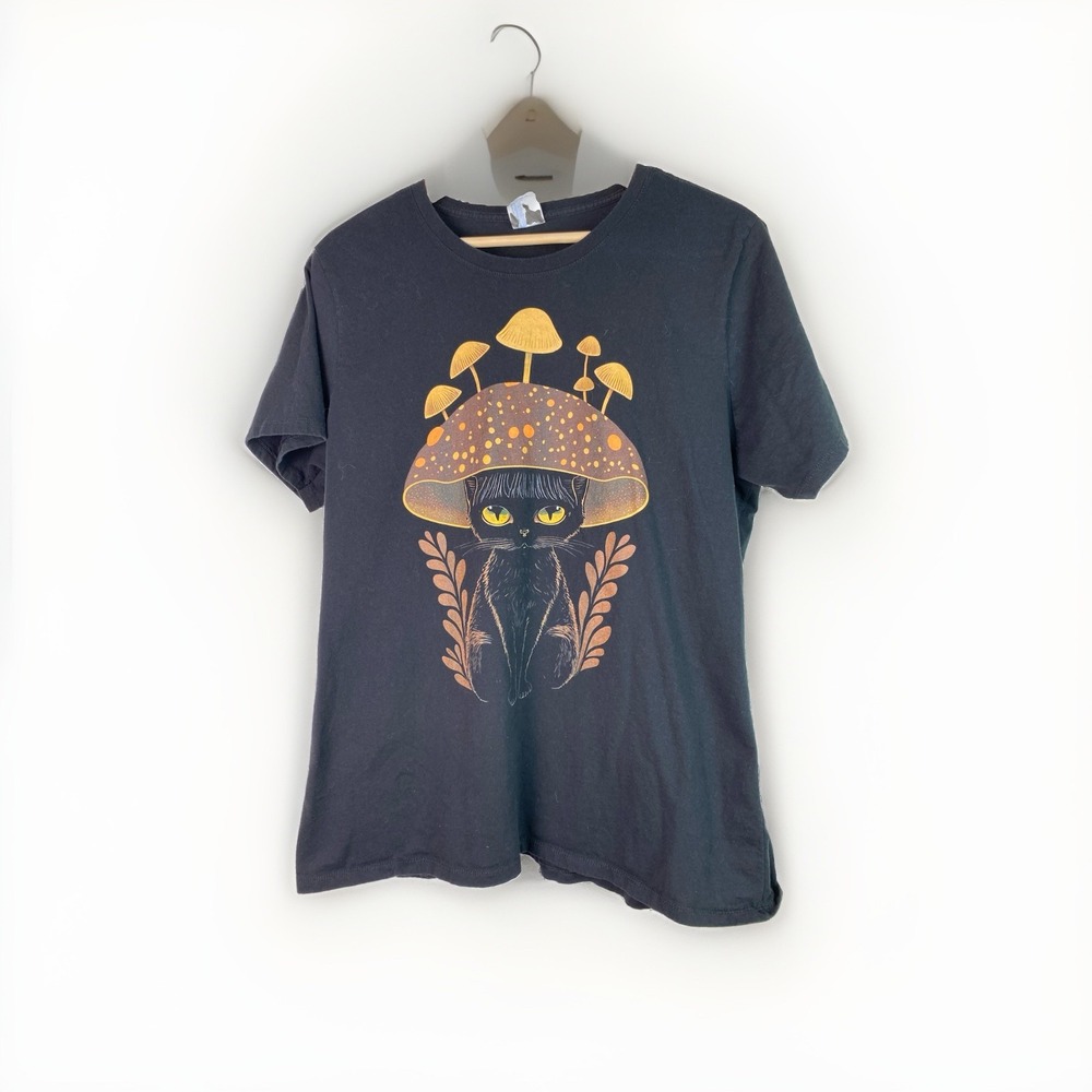 Port & Co Women's 2XL Black Cat Mushroom Cap Ring Spun Fan Favorite T-Shirt